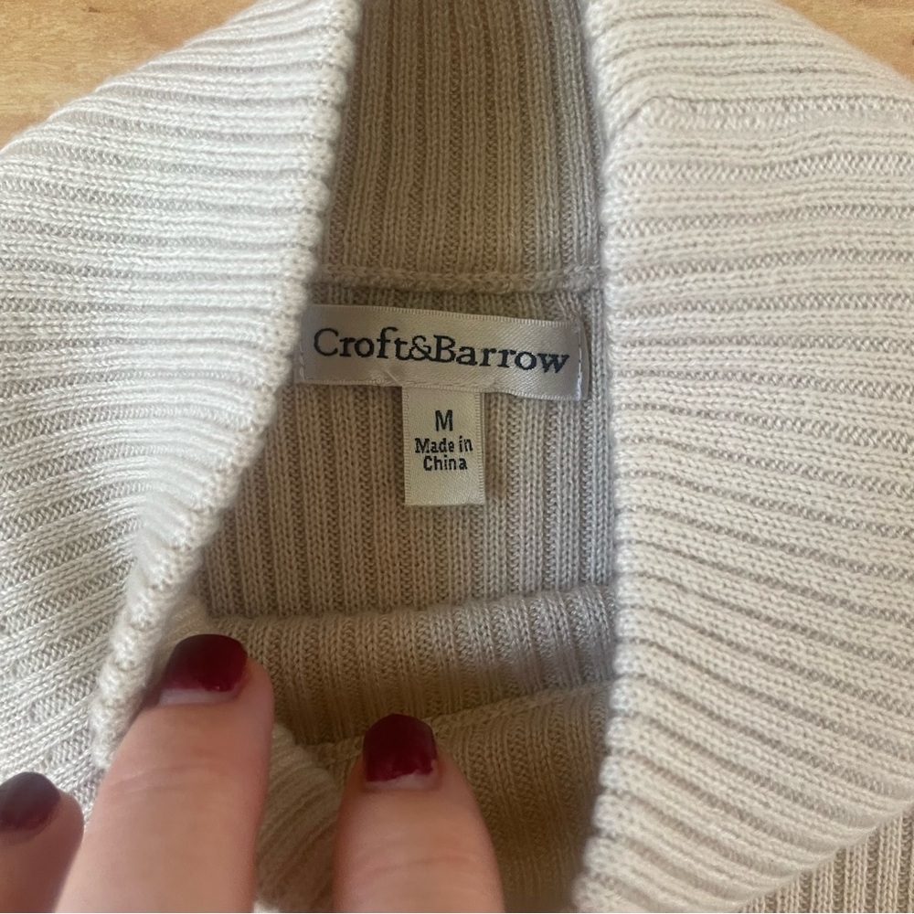 |Croft & Barrow| cream ribbed mock turtleneck top Medium Woman’s - Picture 3 of 5